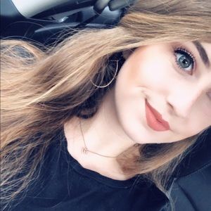 Meet your Posher, Molly